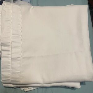 Stylish White Tablecloth​